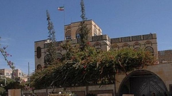 التحالف يحقق بمزاعم إيران بشأن قصف سفارتها بصنعاء
