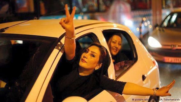 وزير الخارجية السعودي يقول إنه يجري بحث إجراءات إضافية ضد إيران
