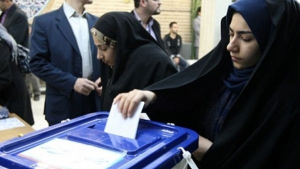 الاصلاحيون على وشك الفوز بمقاعد طهران الثلاثين في مجلس الشورى الايراني

