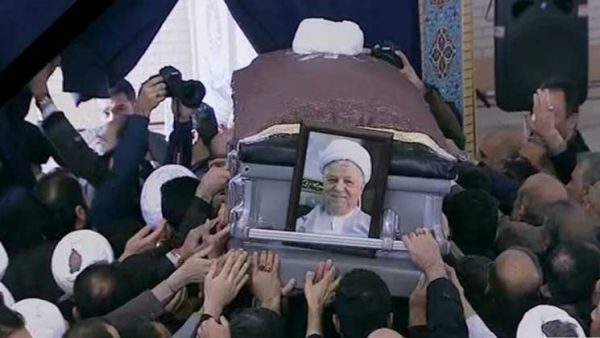 الحرس الثوري الإيراني يرسخ سلطاته بعد وفاة رفسنجاني
