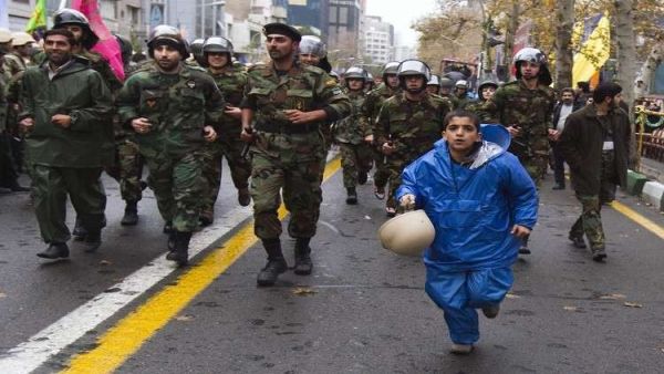  اعتقال 50 شخصا من الشباب والفتيات خلال حفلة مختلطة