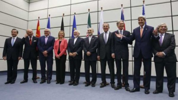 وينص مشروع القرار على رفع تدريجي ومشروط للعقوبات الاقتصادية الدولية المفروضة على ايران