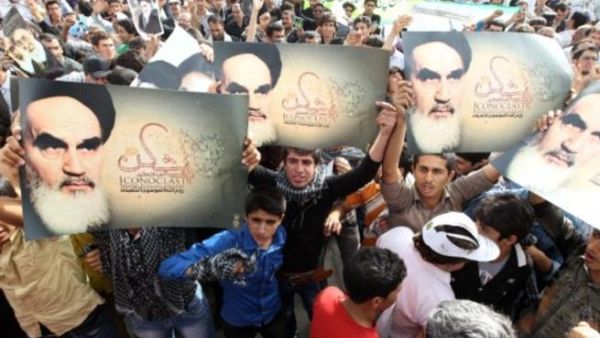إيران تحيي ذكرى وفاة مؤسس الجمهورية الإيرانية اية الله الخميني المرشد الأعلى للثورة الإيرانية