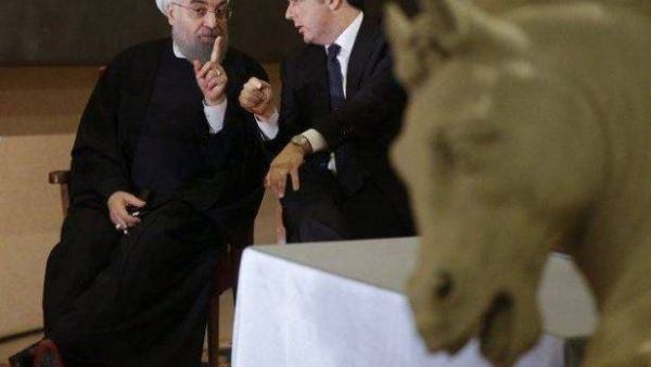 ايطاليا تغطي التماثيل العارية بمناسبة زيارة روحاني
