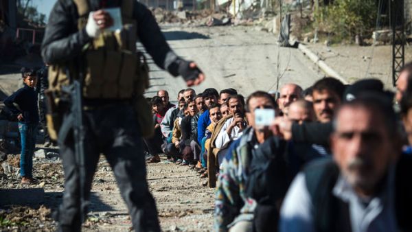 تقارب الأكراد وقيادات سنية عراقية يربك تسوية الحكيم