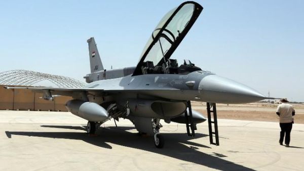One of two new F-16 warplanes delivered to Iraq by the United States on July 20, 2015. (AFP/File)