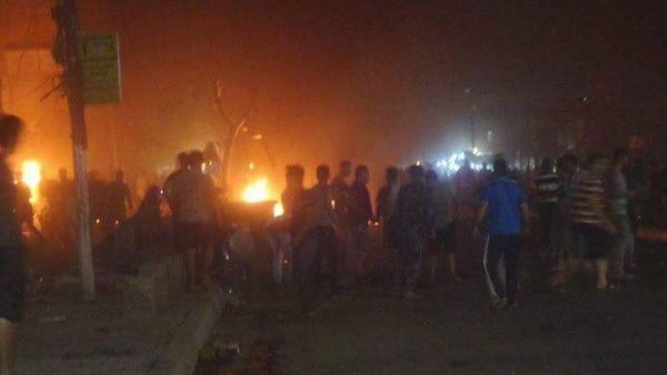 التفجير ادى الى احتراق 17 سيارة مدنية على الاقل وثمان محال تجارية ومقهى