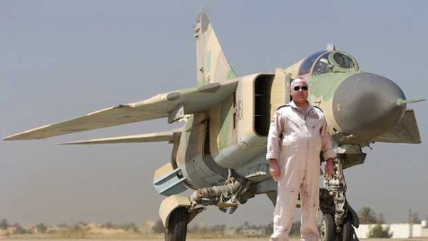 نواب شيعة يتهمون وزير الدفاع السني خالد العبيدي بإحالة 27 ضابطاً وطيارين شيعة الى التقاعد