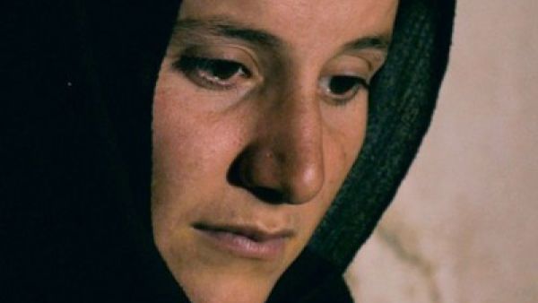 امرأة أيزيدية هاربة من جحيم داعش