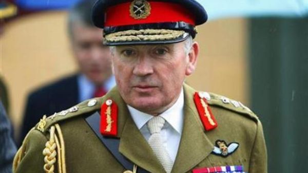 لجنرال ريتشارد دانات القائد السابق للجيش البريطاني في اسكتلندا
