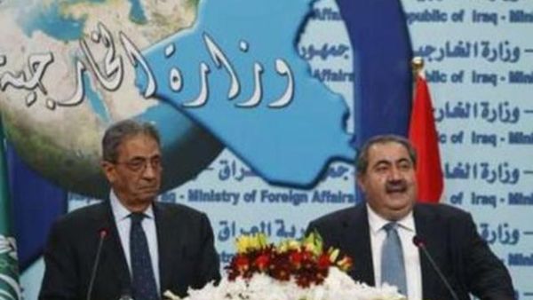 هوشيار زيباري (يمين) وعمرو موسى خلال المؤتمر الصحفي
