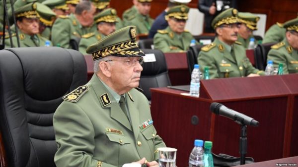 الفريق أحمد قايد صالح نائب وزير الدفاع قائد أركان الجيش الجزائري