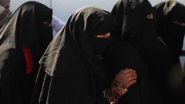 جزائرية تروي كيف خدعها زوجها الداعشي وأخذها عنوة إلى الموصل