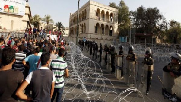 آلاف العراقيين يتظاهرون في الناصرية للمطالبة بمحاسبة الفاسدين