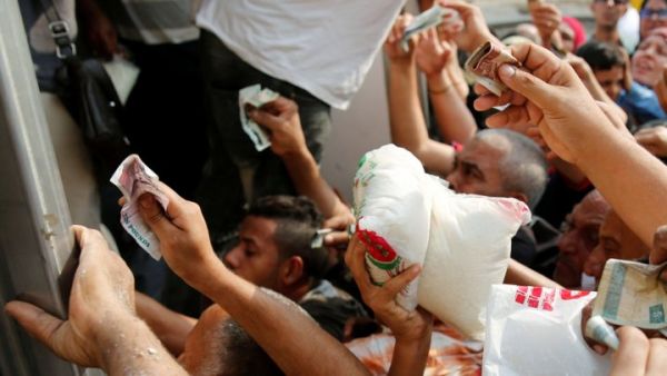 الصبر بدأ ينفذ عند كثير من المصريين.

