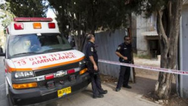 امرأة اسرائيلية اقدمت في حي تلبيوت في القدس على قتل طفليها (7 سنوات) و(5 سنوات) طعناً بالسكين