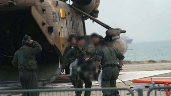 نقل أحد طياري الطائرة الإسرائيلية المحطمة إلى المستشفى
