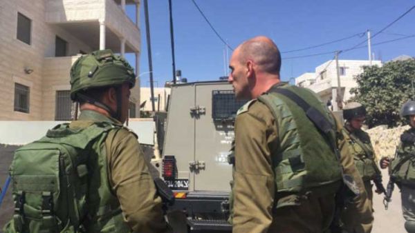 تشير تقديرات إسرائيلية أن نحو 420 ألف مستوطن يعيشون في الضفة الغربية 