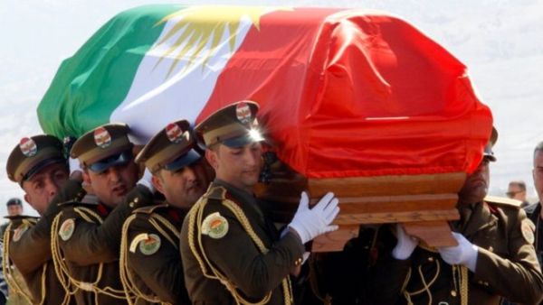 أثار العلم الكردي حول النعش موجة احتجاجات في وسائل الإعلام وصفحات التواصل الاجتماعي