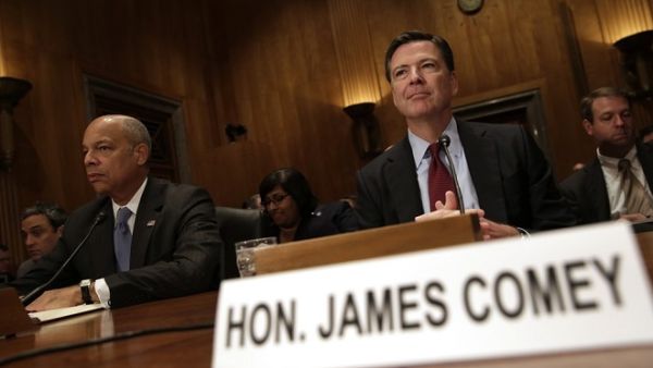 Former FBI Director James Comey (R) testifies before a US Senate Committee on September 27, 2016. (Yuri Gripas/ AFP)