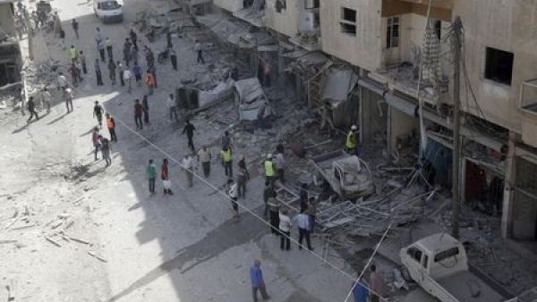 30 قتيلا في غارات روسية في شمال غرب سوريا