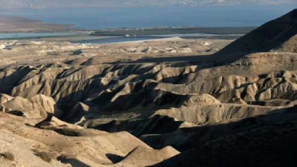 اسرائيل تعيد امدادات الكهرباء بشكل كامل لمحافظة اريحا
