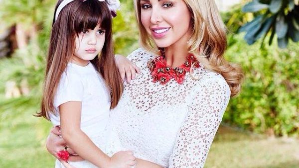 Joelle with her adorable little girl Ella. (Facebook)