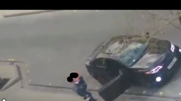 عناق وقبل في شارع الوكلات الاردن