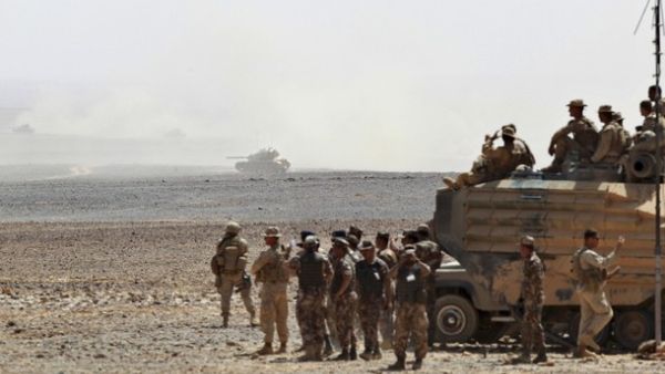  30 أردنياً ومعهم عشر عائلات بينهم نساء وأطفال، تتواجد أغلبيتهم في بلدة "درعا"