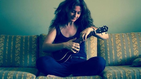 With a style at crossroads between indie pop, folk and rock, sandmoon has been part of the Lebanese indie music scene since 2010. Now, the eclectic band is back with a new incredible album. (Sandra Arslanian)