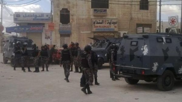 النائب هديب يتهم قوات "الدرك" الأردنية بالتحيز ضد أبناء المخيم وإستعمال القوة المفرطة بحقهم