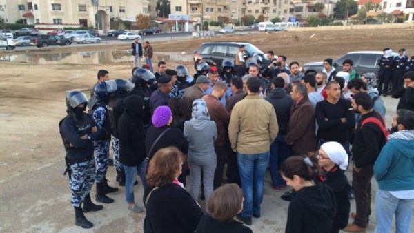 الدرك يمنع ناشطين مناهضين للتطبيع من اقامة اعتصامهم على رصيف الكالوتي