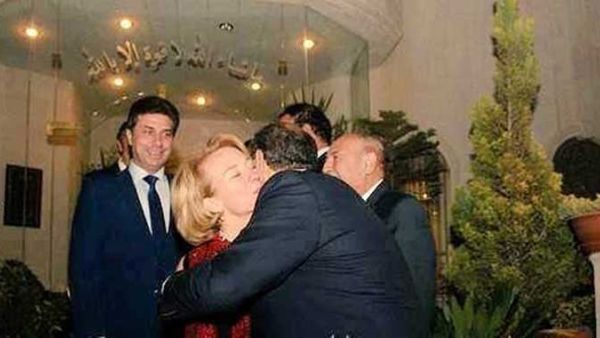 النائب حازم قشوع يقبل السفيرة الاميركية