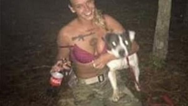 جندية أمريكية  تقتل كلبها بمساعدة حبيبها