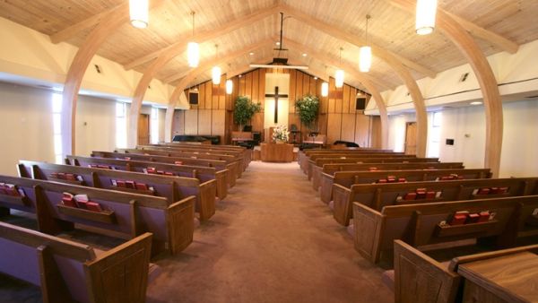 لم يتطرق القس لمسألة حصولهم على ترخيص من الحكومة السعوديه 