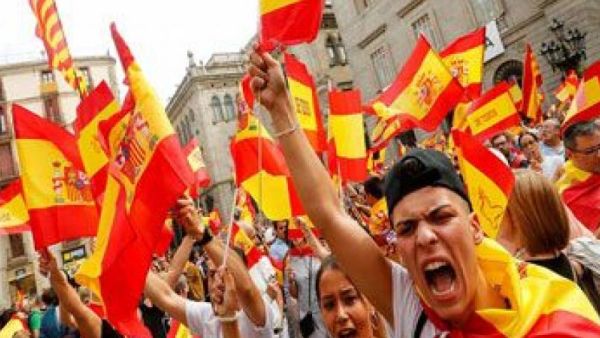 مظاهرة ضخة ضد محاكمة رموز الاستقلال في كتالونيا تصل إلى مدريد
