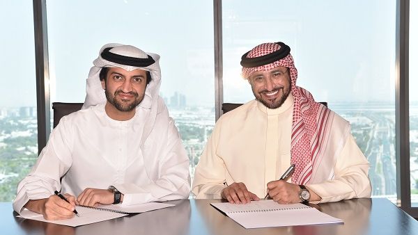 ياسر الشريف الرئيس التنفيذي لشركة جبل عمر للتطوير و جاسم الصديقي الرئيس التنفيذي لـ مجموعة أبوظبي المالية ياسر الشريف الرئيس التنفيذي لشركة جبل عمر للتطوير و جاسم الصديقي الرئيس التنفيذي لـ مجموعة أبوظبي المالية