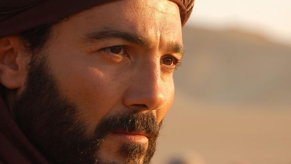 النجم خالد النبوي