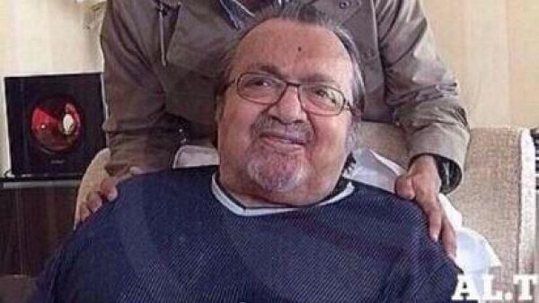 بعد إزاحته، استقر خليفة بن حمد في فرنسا 