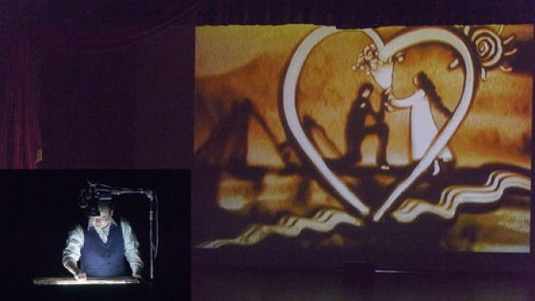 Sand Artist Kim Ha Jun. (Photo: Bassam Alzoghby)