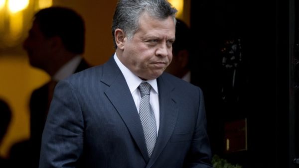 اعتذر المستشار من السائق بعد تدخل العاهل الأردني 