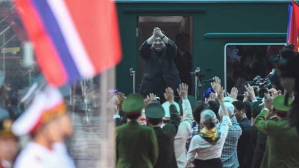 كيم جونغ أون يتوجه إلى الصين بالقطار عائدا إلى بلده في ختام زيارته لفيتنام