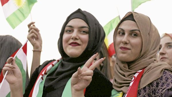 العراق : إقبال كبير على الاستفتاء في إقليم كردستان وإعلان حظر التجول في كركوك
