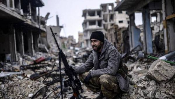 مقاتل كردي في سوريا