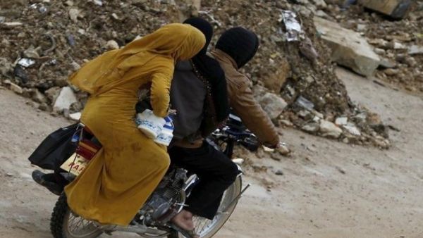 ميركل: إغلاق طريق البلقان لا يحل مشكلة الهجرة