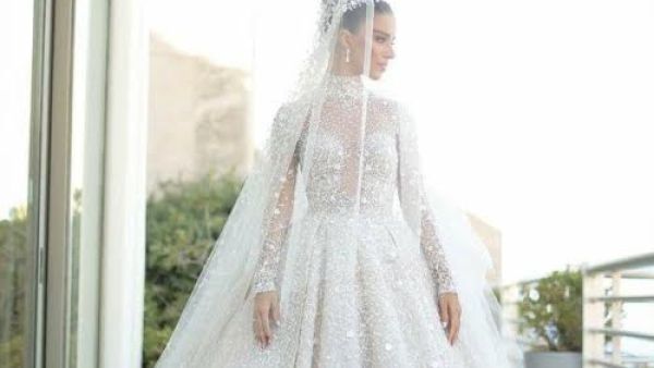 تأنقت لارا اسكندر بفستان زفاف خيالي من تصميم زهير مراد