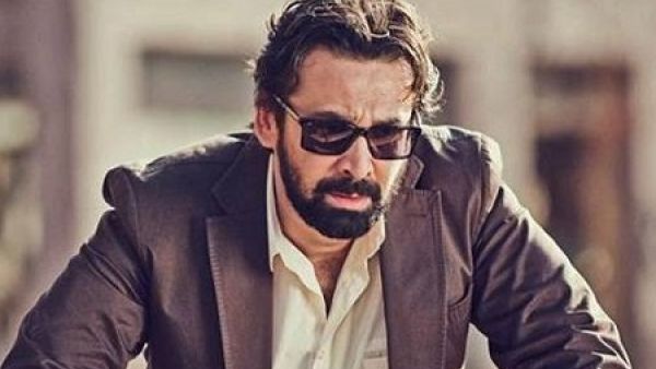 كريم عبد العزيز ينفي اعتذاره عن (القاهرة السينمائي)