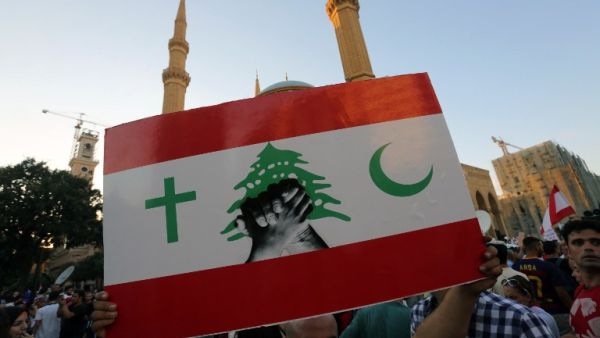 The recent nominations of March 8 Maronites Franjieh and Aoun by rival March 14 politicians - a sign of political discord, or an attempt to mend sectarian rivalries?  Nobody is quite sure.  (AFP/File)