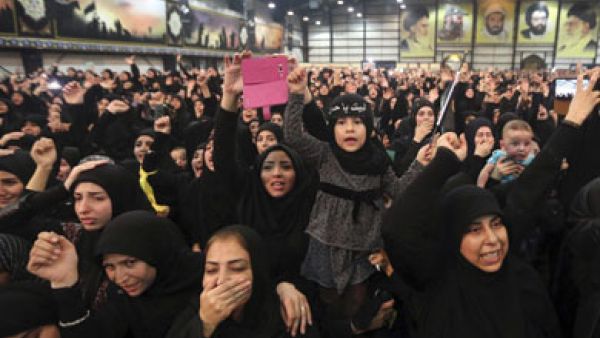 في مجمع سيد الشهداء، بدأت تلاوة السيرة الحسينية حول اليوم الذي قتل فيه الامام الحسين