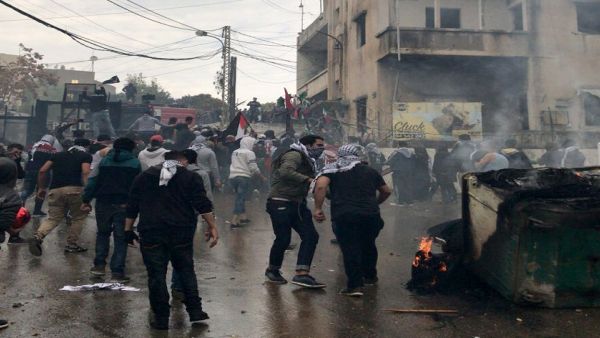 تظاهرة احتجاجية أمام مبنى السفارة الأمريكية في عوكر شمال بيروت